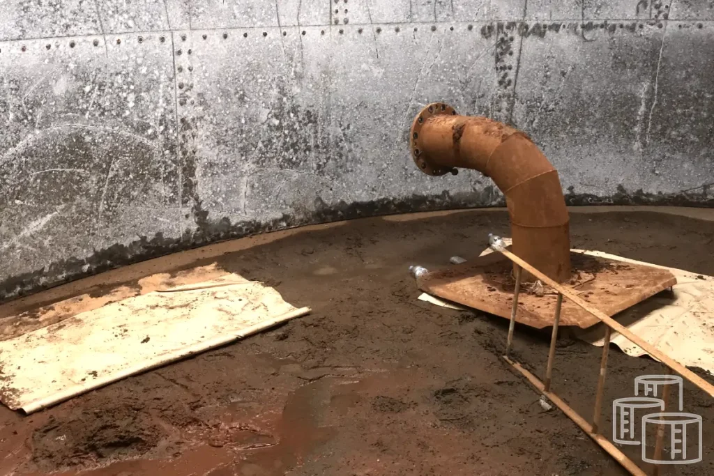 water tank cleaning and maintenance