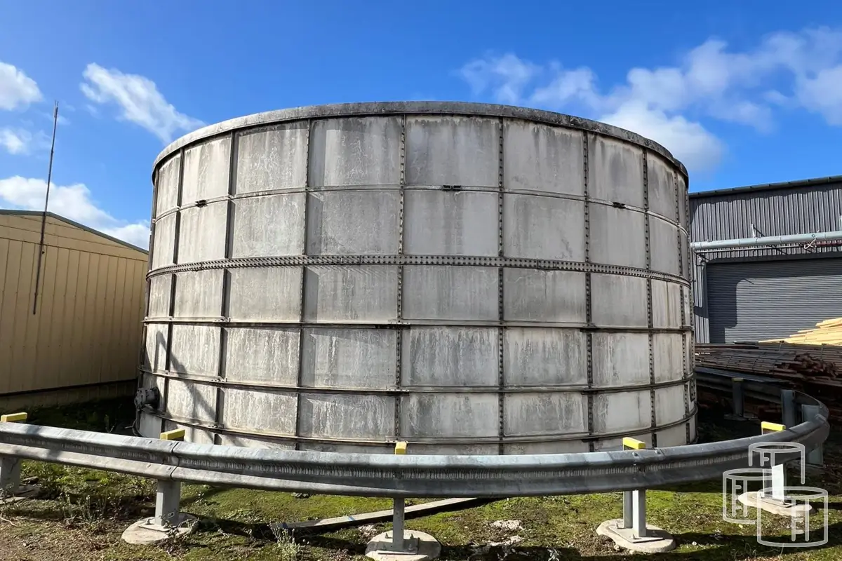 water storage tank maintenance process